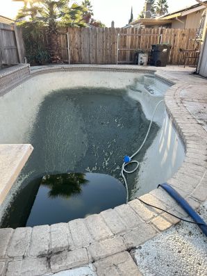 Pool Cleaning in Stockton, CA (1)