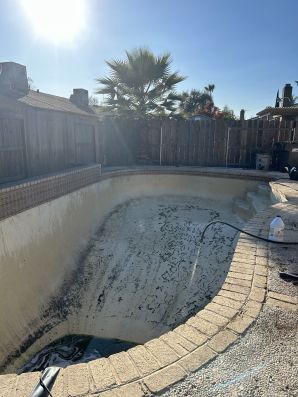 Pool Cleaning in Stockton, CA (2)