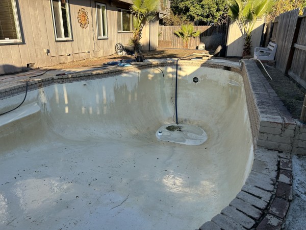 Pool Cleaning in Stockton, CA (3)